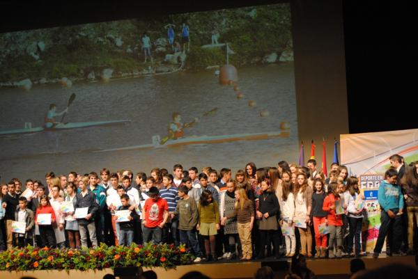 CASTILLA LA MANCHA PREMIA A CINCO PALISTAS DEL CLUB EN SU GALA REGIONAL DE DEPORTE EN EDAD ESCOLAR