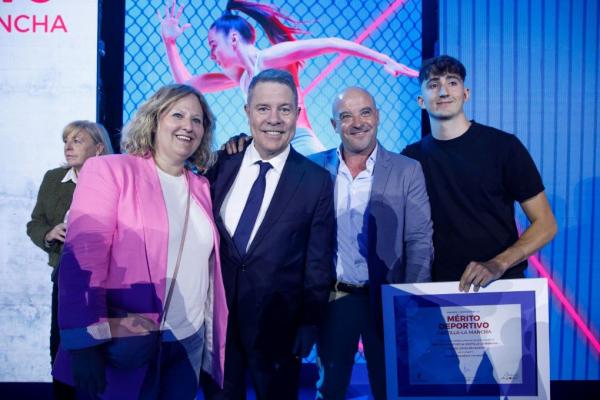 La JCCM reconoce Carlos López Belinchón con el Diploma al Deportista Universitario